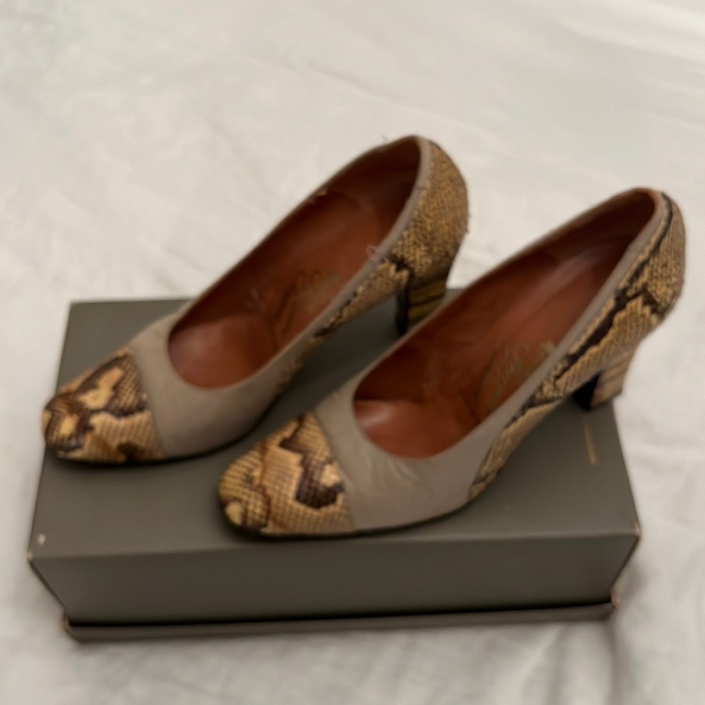 Heels Pumps - image 1
